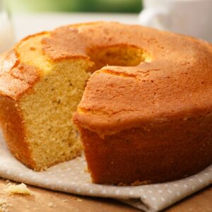 Scopri di più sull'articolo Ciambellone con miele e cannella